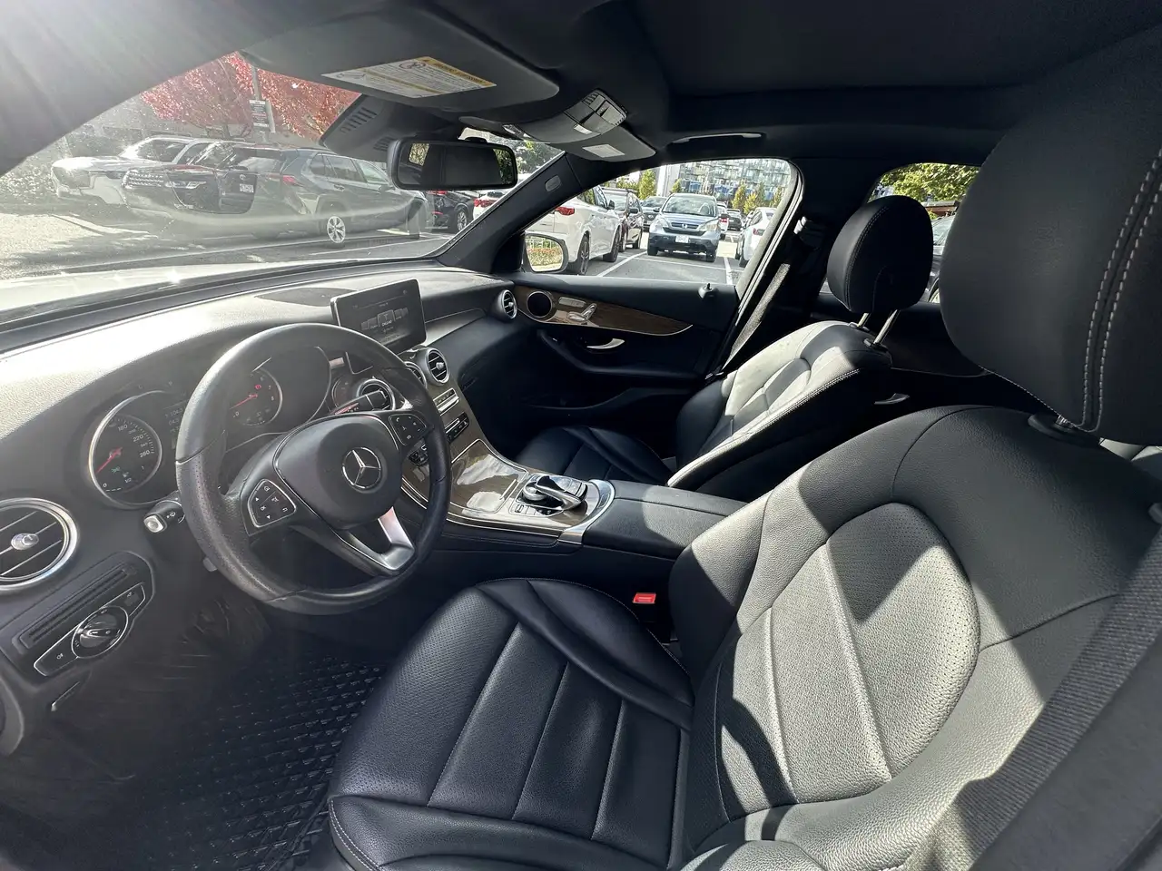Mercedes-Benz GLC снимка Mercedes-Benz GLC