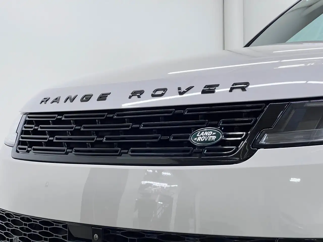 Land Rover Range Rover Sport снимка Land Rover Range Rover Sport