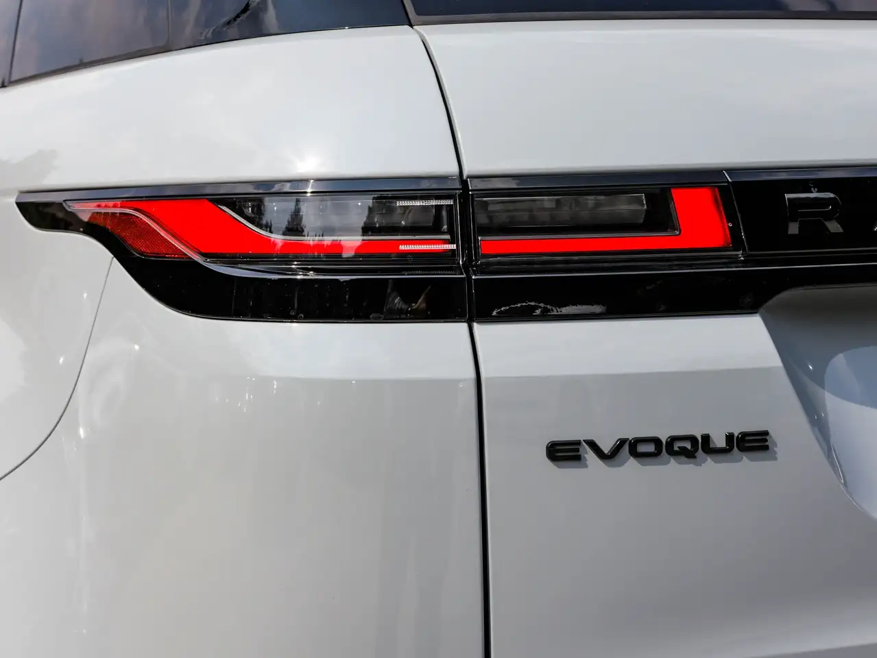 Land Rover Range Rover Evoque photo Land Rover Range Rover Evoque