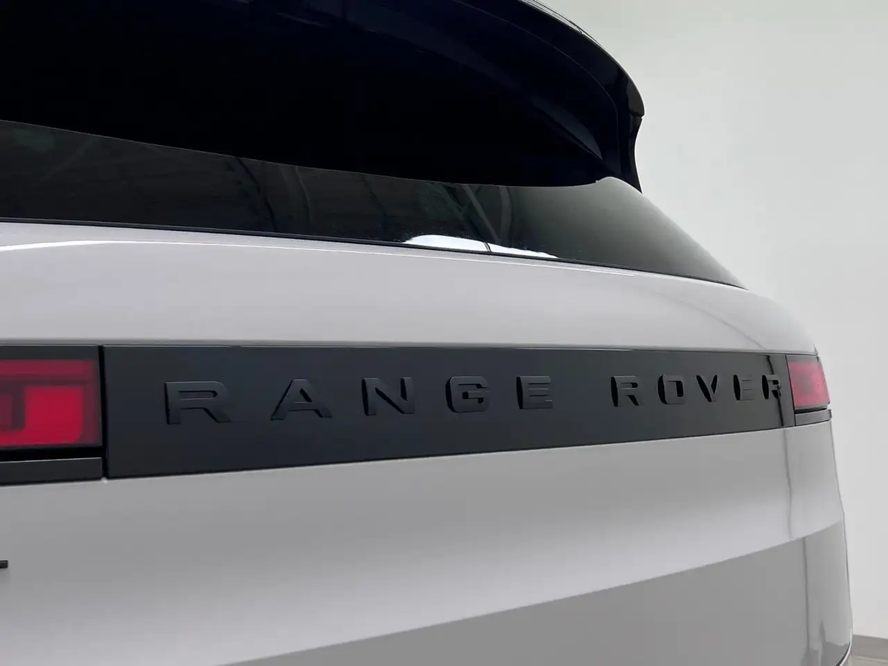 Land Rover Range Rover Sport снимка Land Rover Range Rover Sport