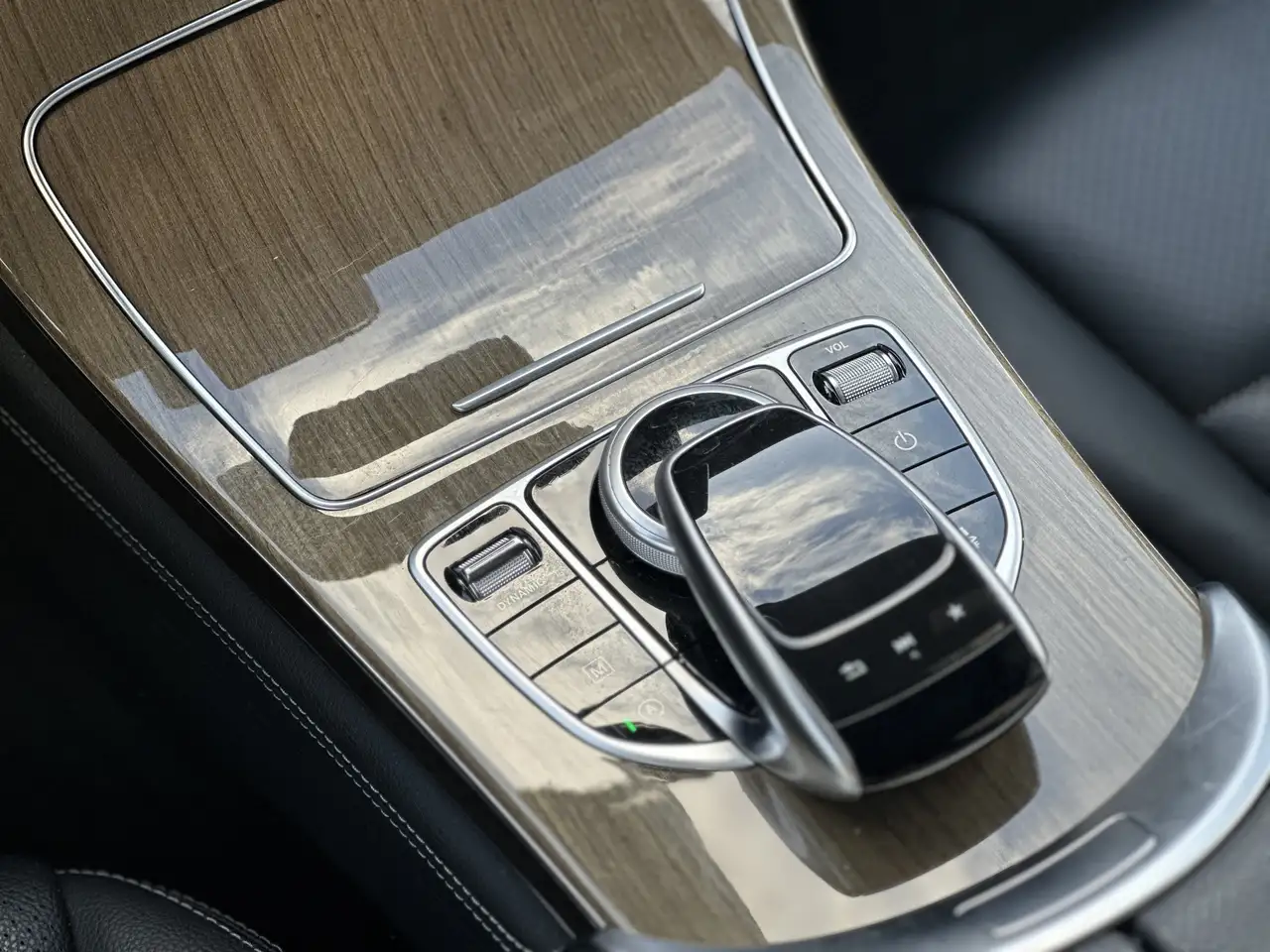 Mercedes-Benz GLC снимка Mercedes-Benz GLC