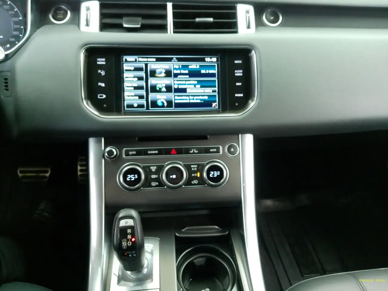 Land Rover Range Rover Sport снимка Land Rover Range Rover Sport