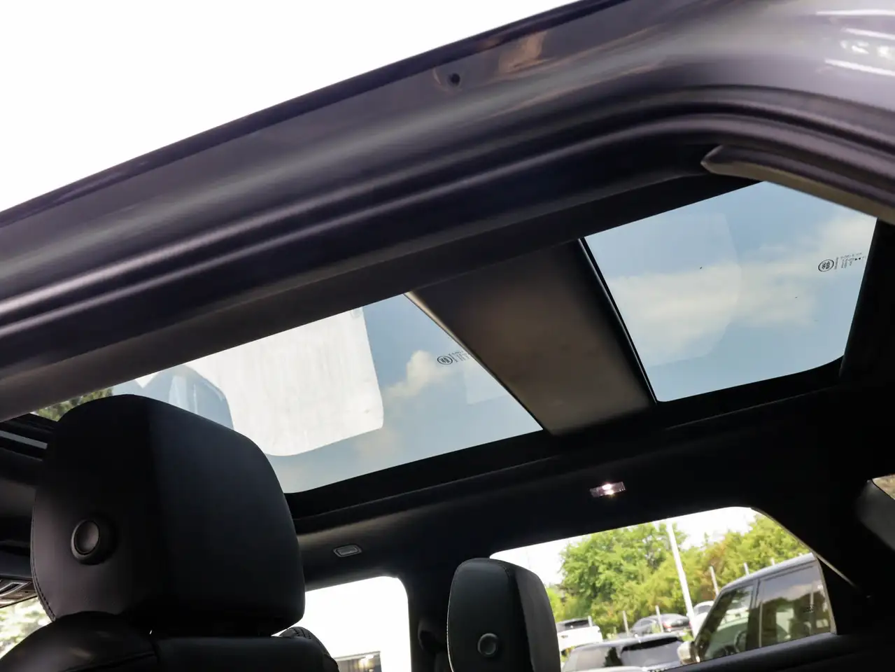Land Rover Range Rover Evoque photo Land Rover Range Rover Evoque