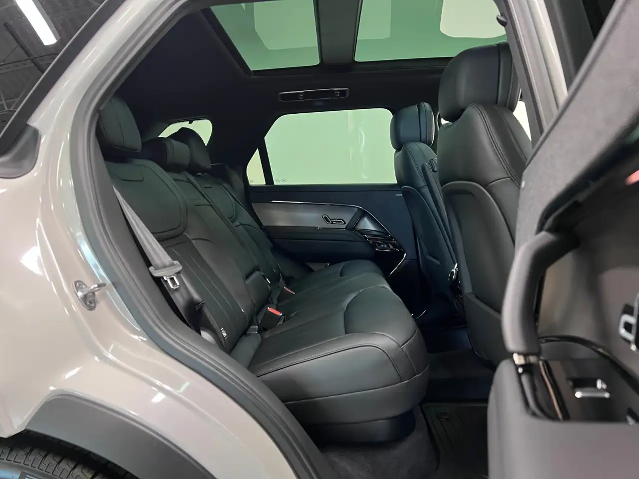 Land Rover Range Rover Sport снимка Land Rover Range Rover Sport