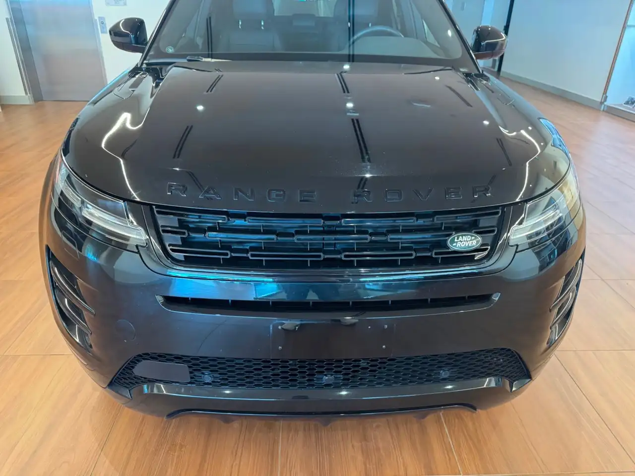 Land Rover Range Rover Evoque снимка Land Rover Range Rover Evoque