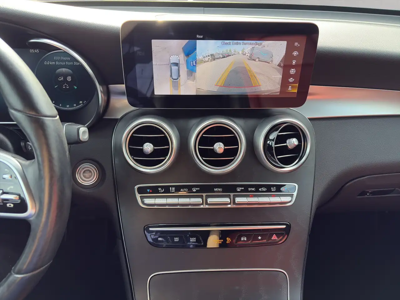 Mercedes-Benz GLC снимка Mercedes-Benz GLC