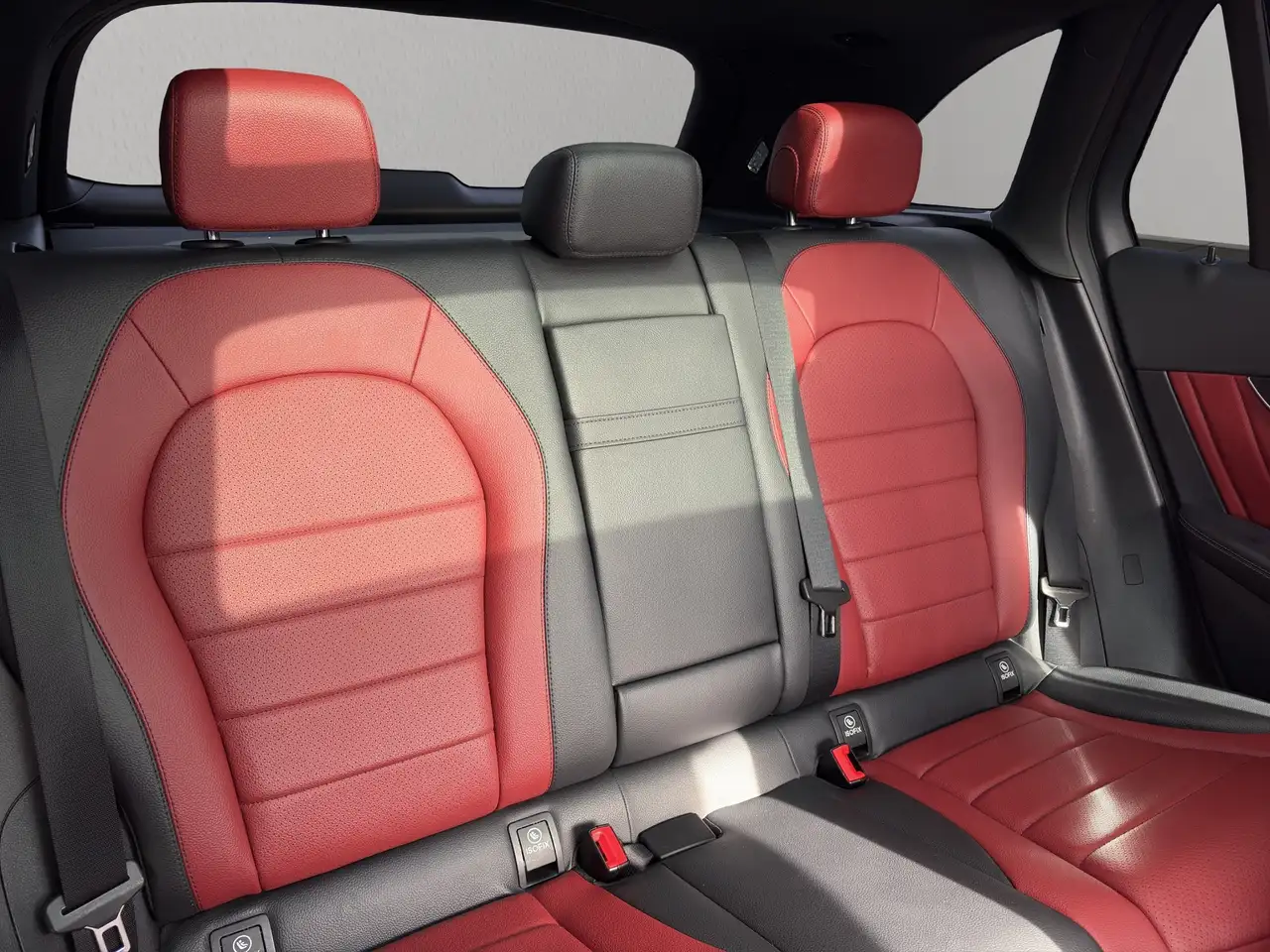 Mercedes-Benz GLC снимка Mercedes-Benz GLC