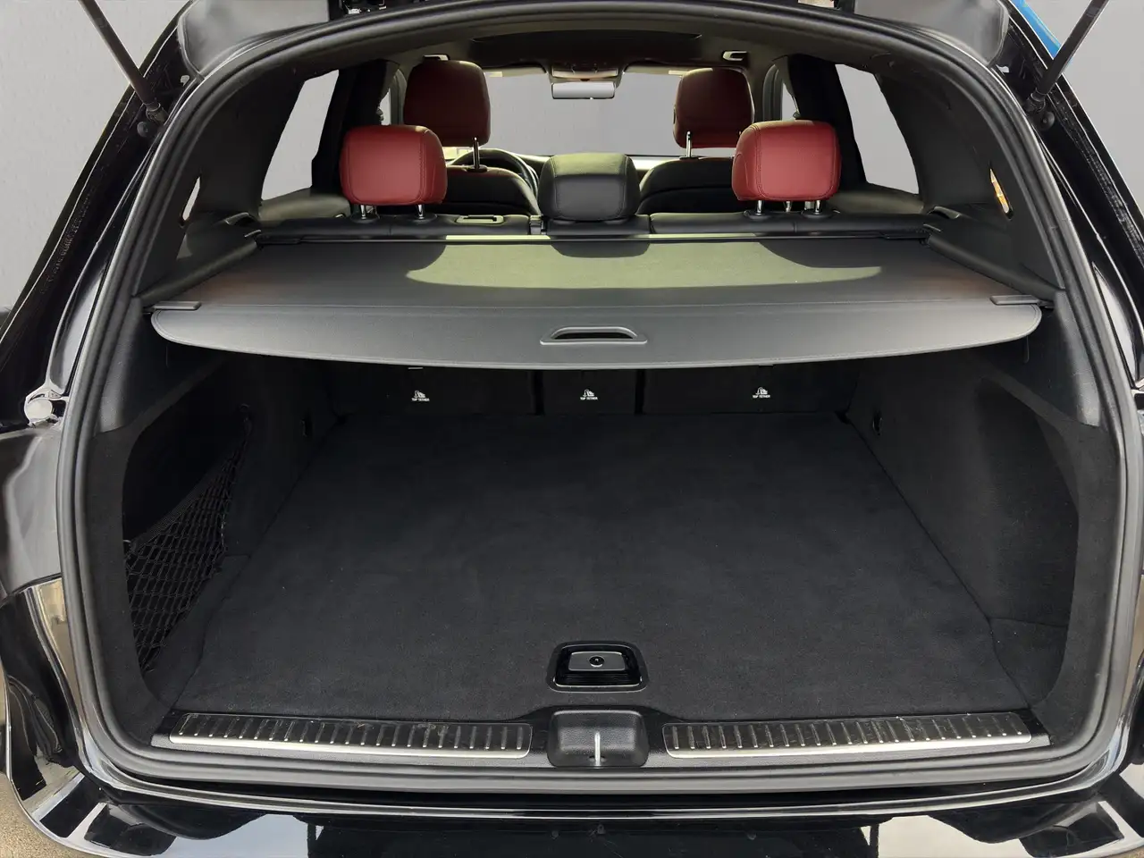 Mercedes-Benz GLC снимка Mercedes-Benz GLC