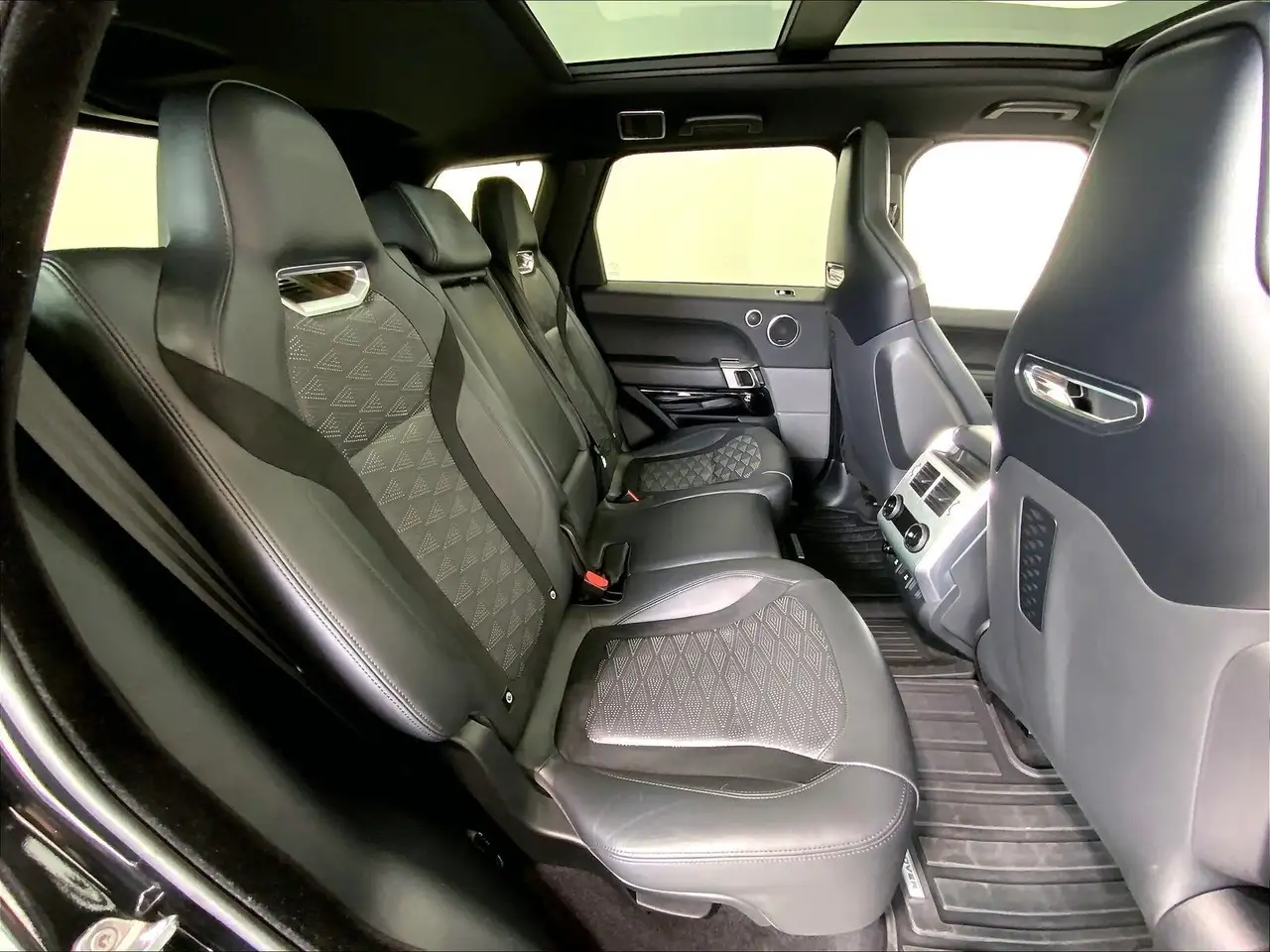 Land Rover Range Rover Sport снимка Land Rover Range Rover Sport