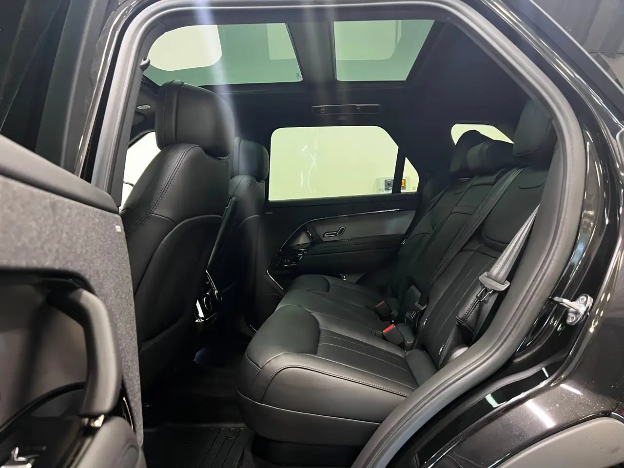 Land Rover Range Rover Sport снимка Land Rover Range Rover Sport
