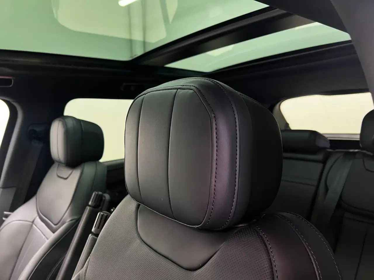 Land Rover Range Rover Sport снимка Land Rover Range Rover Sport