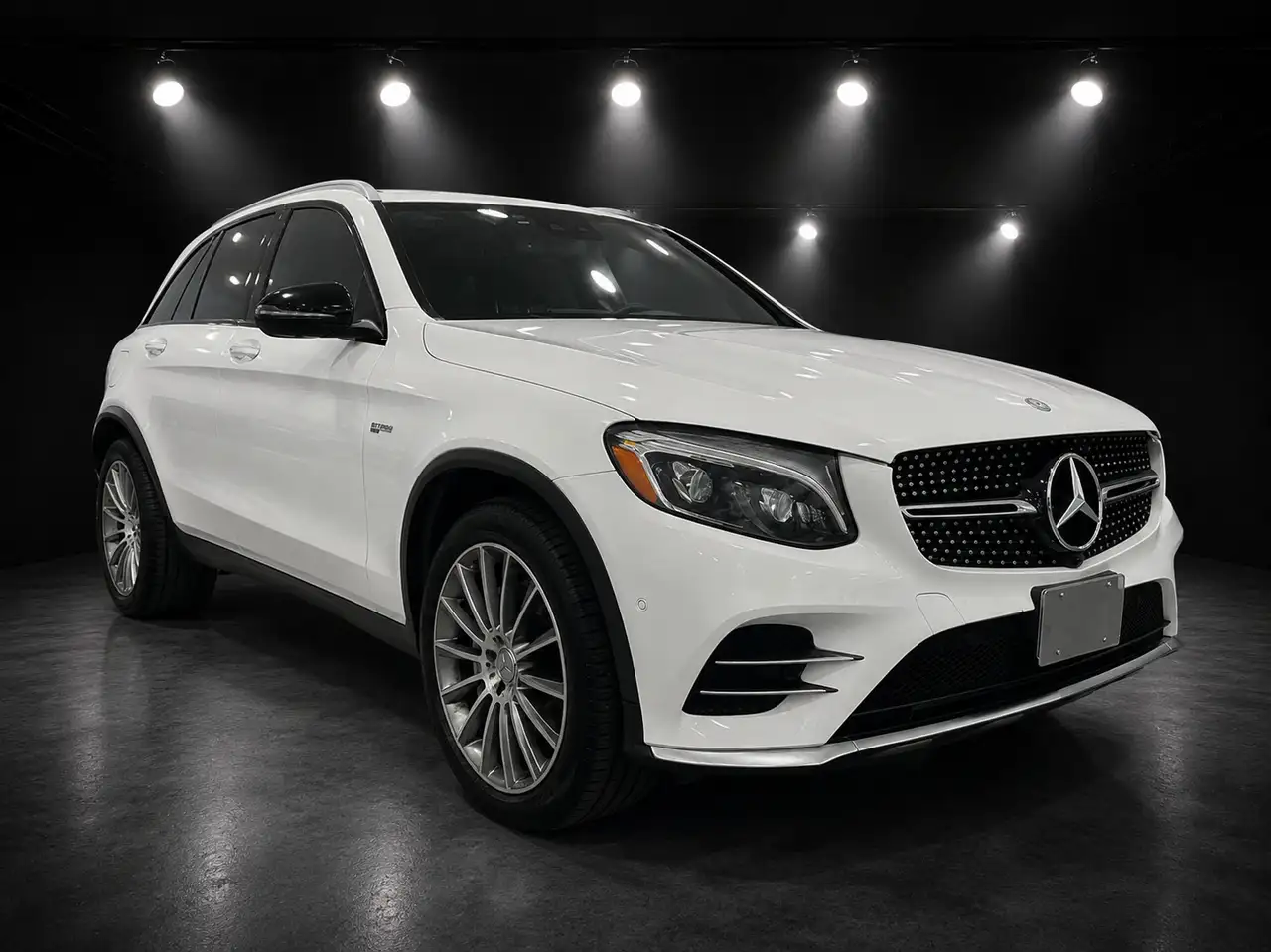 Mercedes-Benz GLC снимка Mercedes-Benz GLC