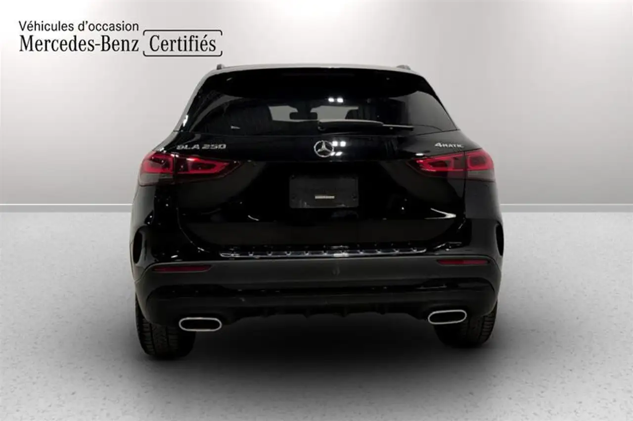 Mercedes-Benz GLA снимка Mercedes-Benz GLA