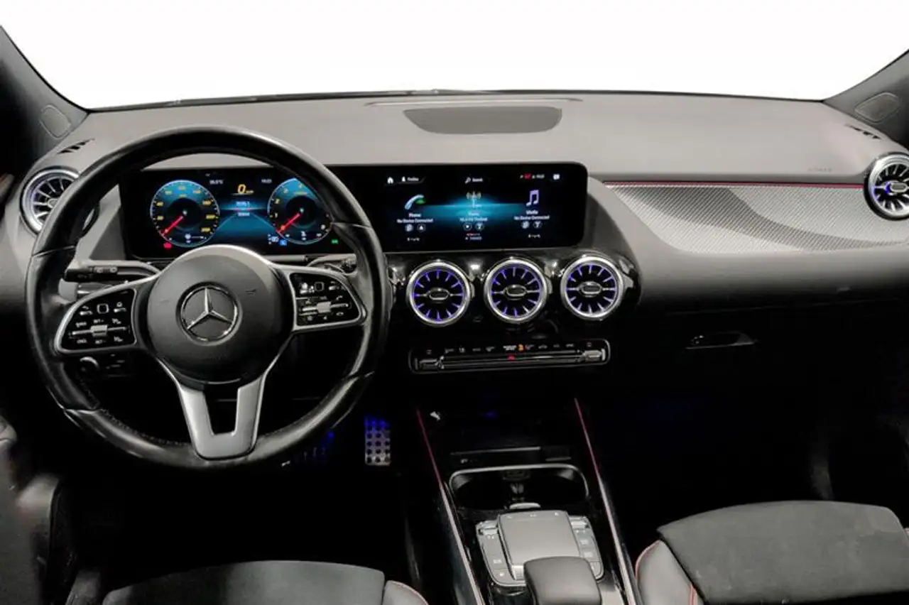 Mercedes-Benz GLA снимка Mercedes-Benz GLA