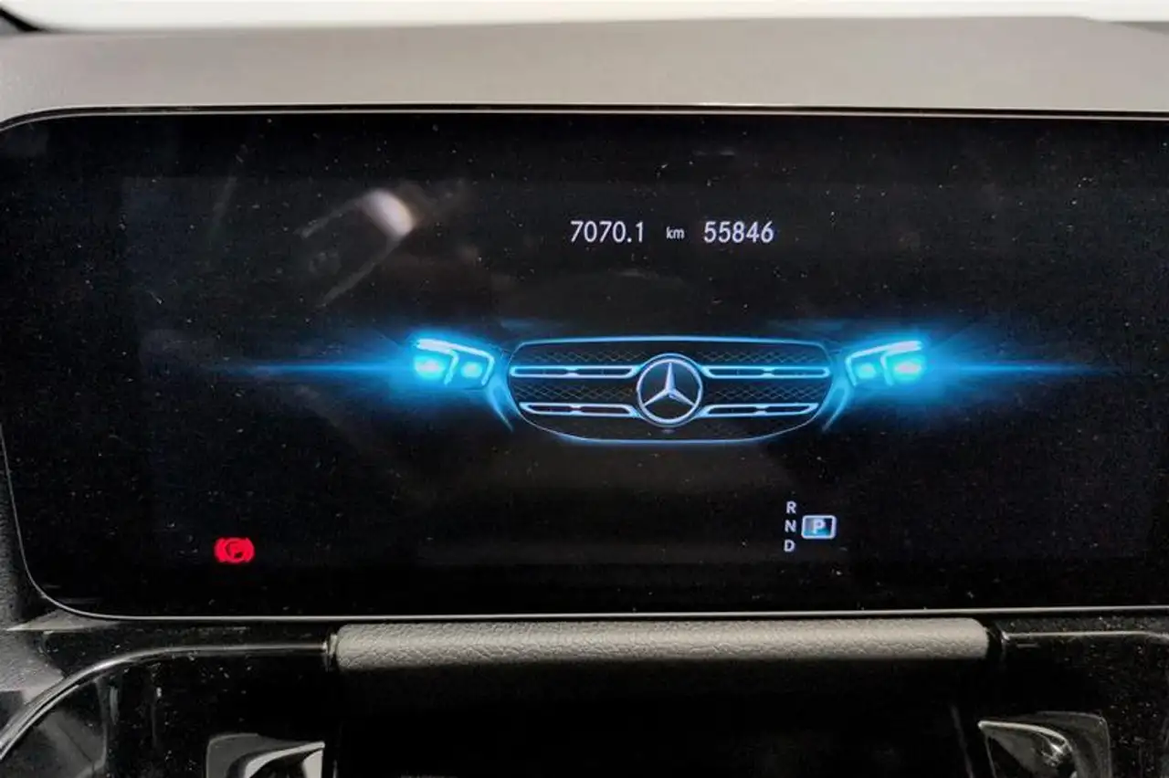 Mercedes-Benz GLA снимка Mercedes-Benz GLA