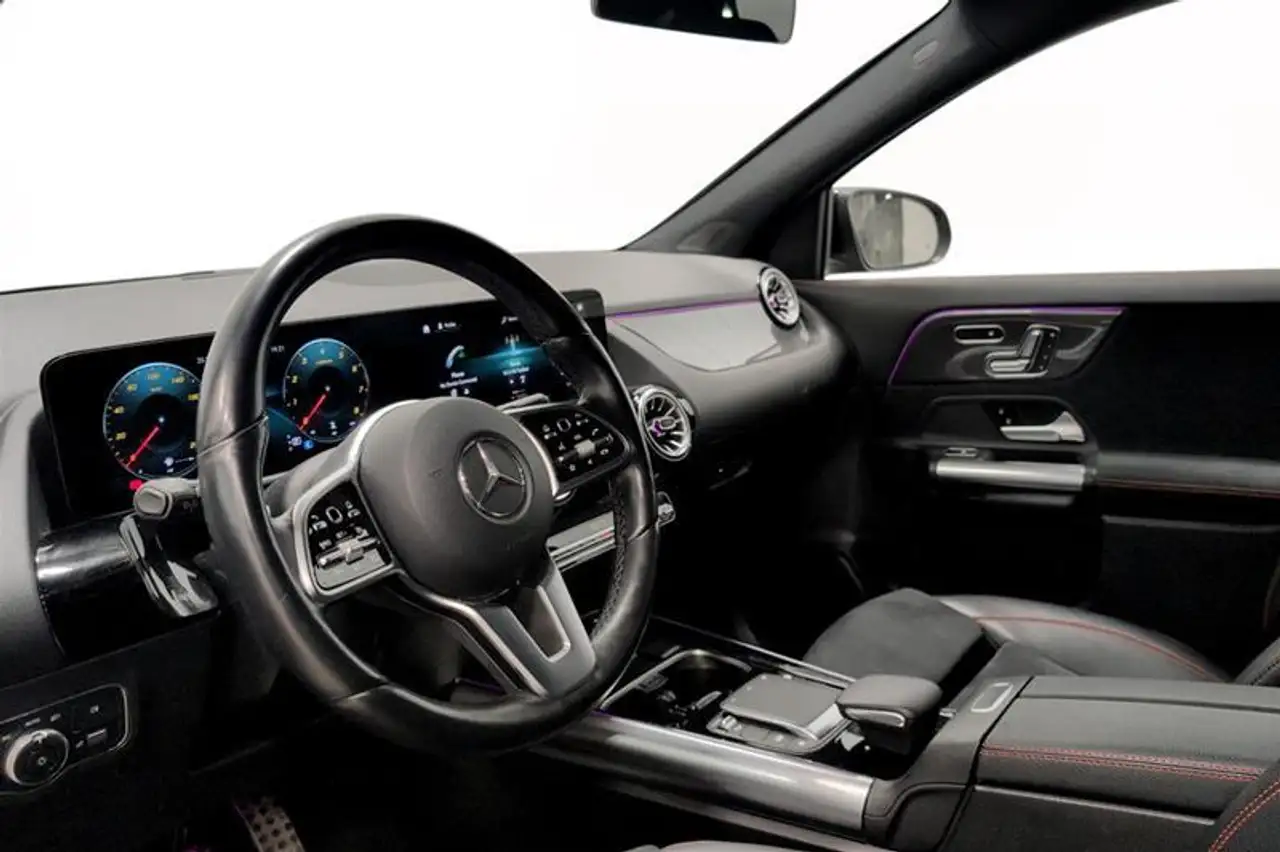 Mercedes-Benz GLA снимка Mercedes-Benz GLA