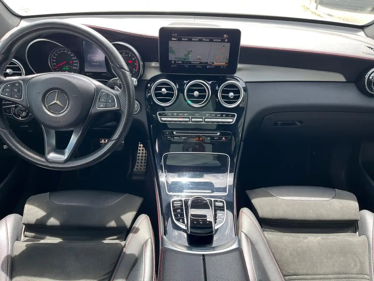 Mercedes-Benz GLC снимка Mercedes-Benz GLC