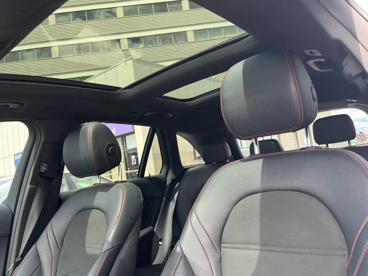 Mercedes-Benz GLC снимка Mercedes-Benz GLC