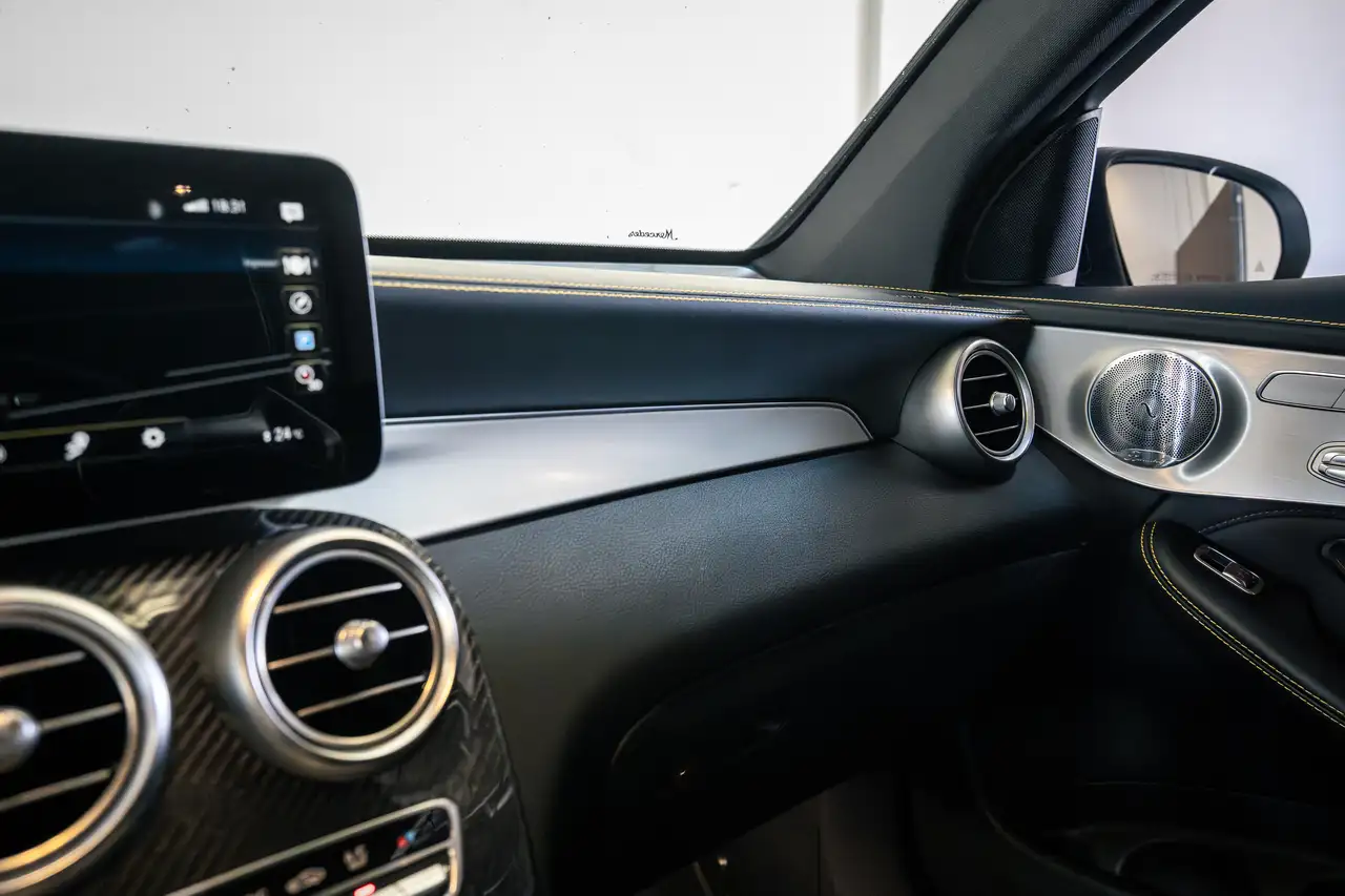 Mercedes-Benz GLC снимка Mercedes-Benz GLC