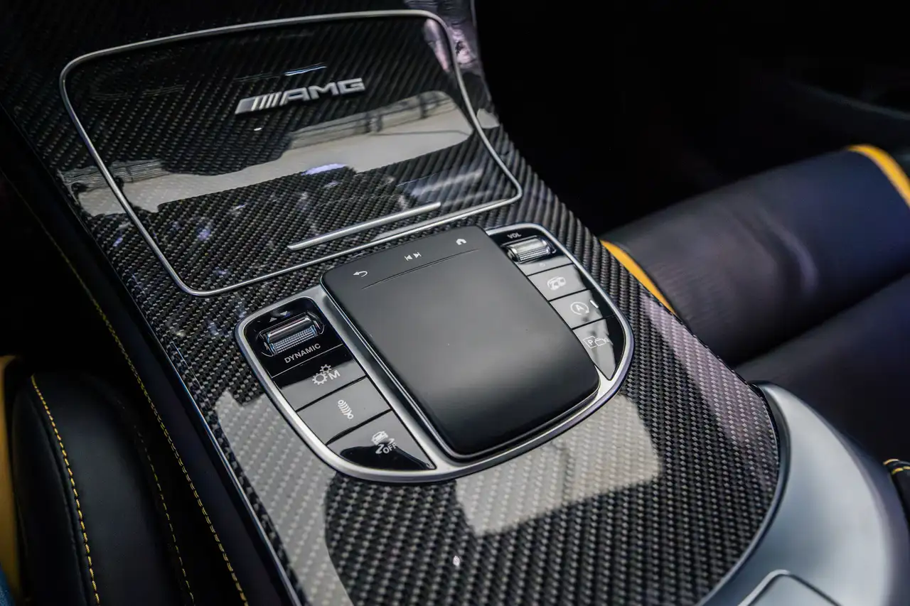 Mercedes-Benz GLC снимка Mercedes-Benz GLC