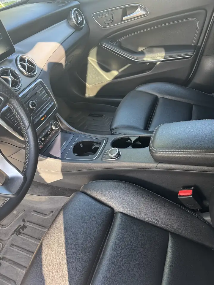 Mercedes-Benz GLA photo Mercedes-Benz GLA