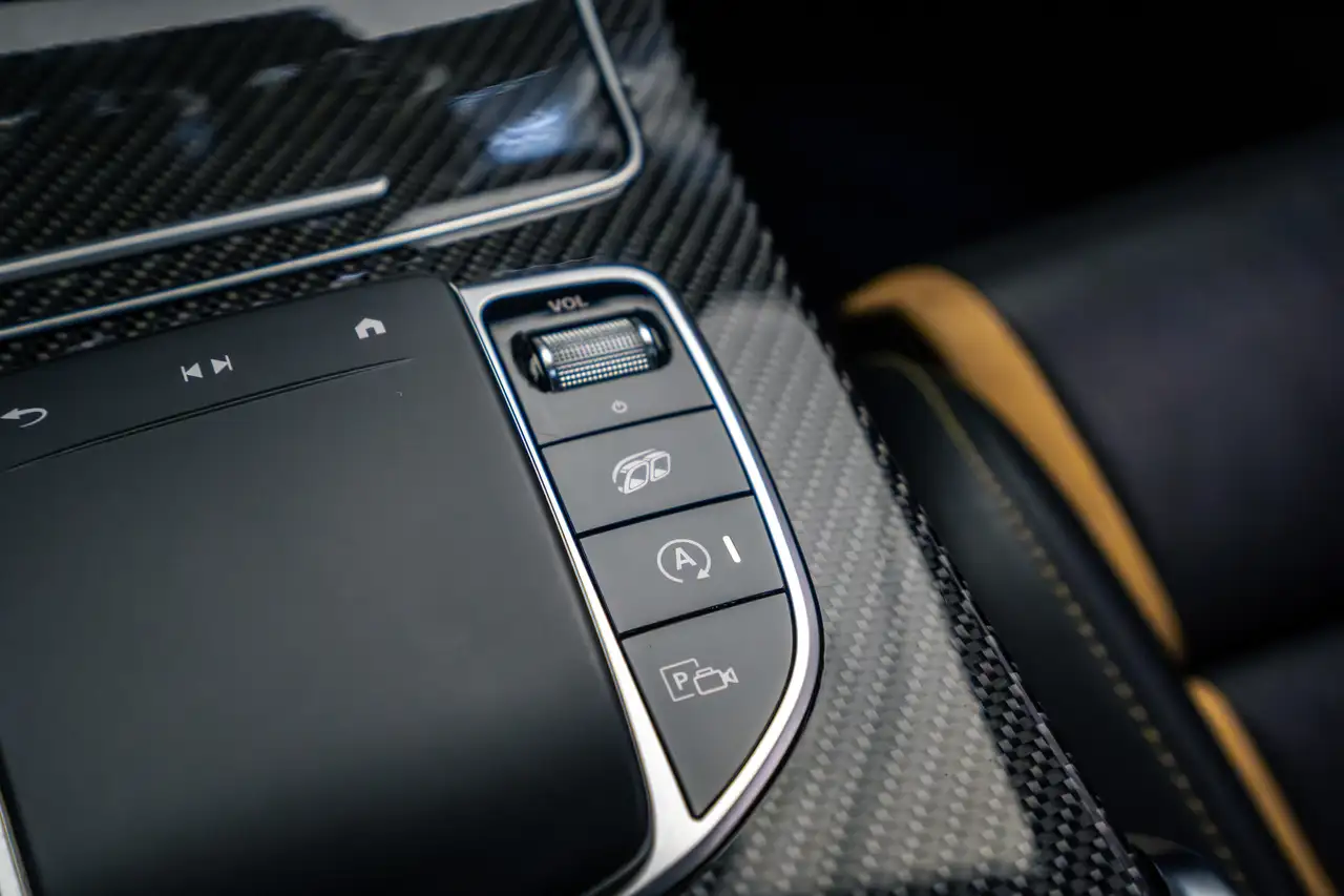 Mercedes-Benz GLC снимка Mercedes-Benz GLC