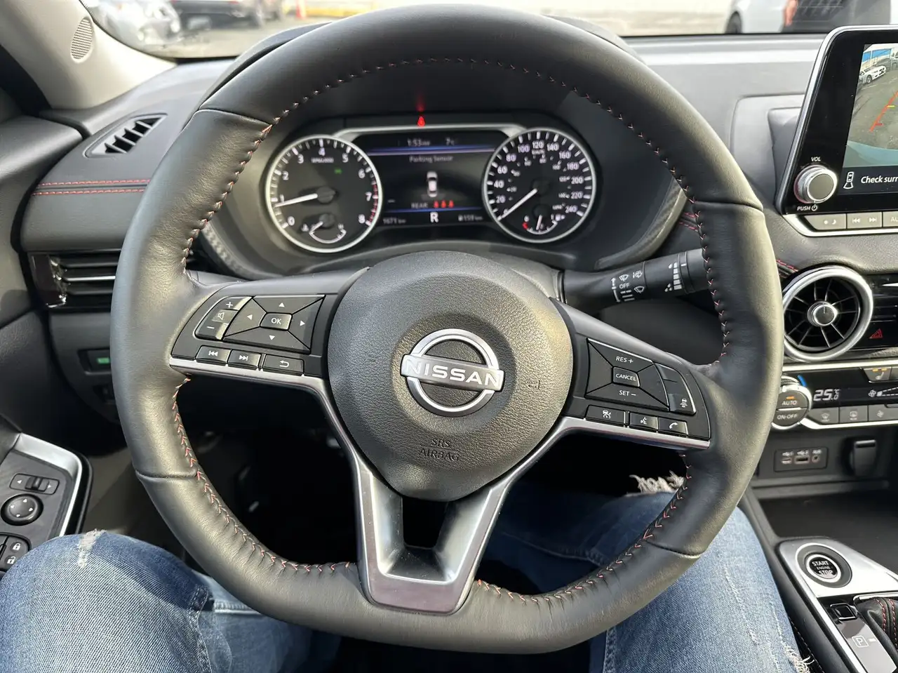 Nissan Sentra fotografie Nissan Sentra