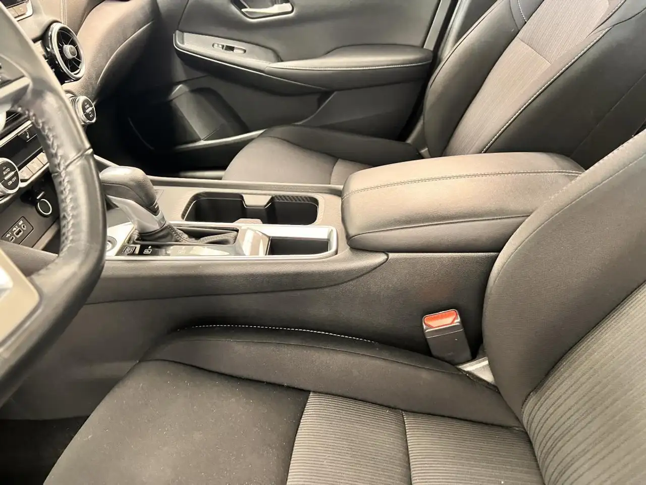 Nissan Sentra fotografie Nissan Sentra