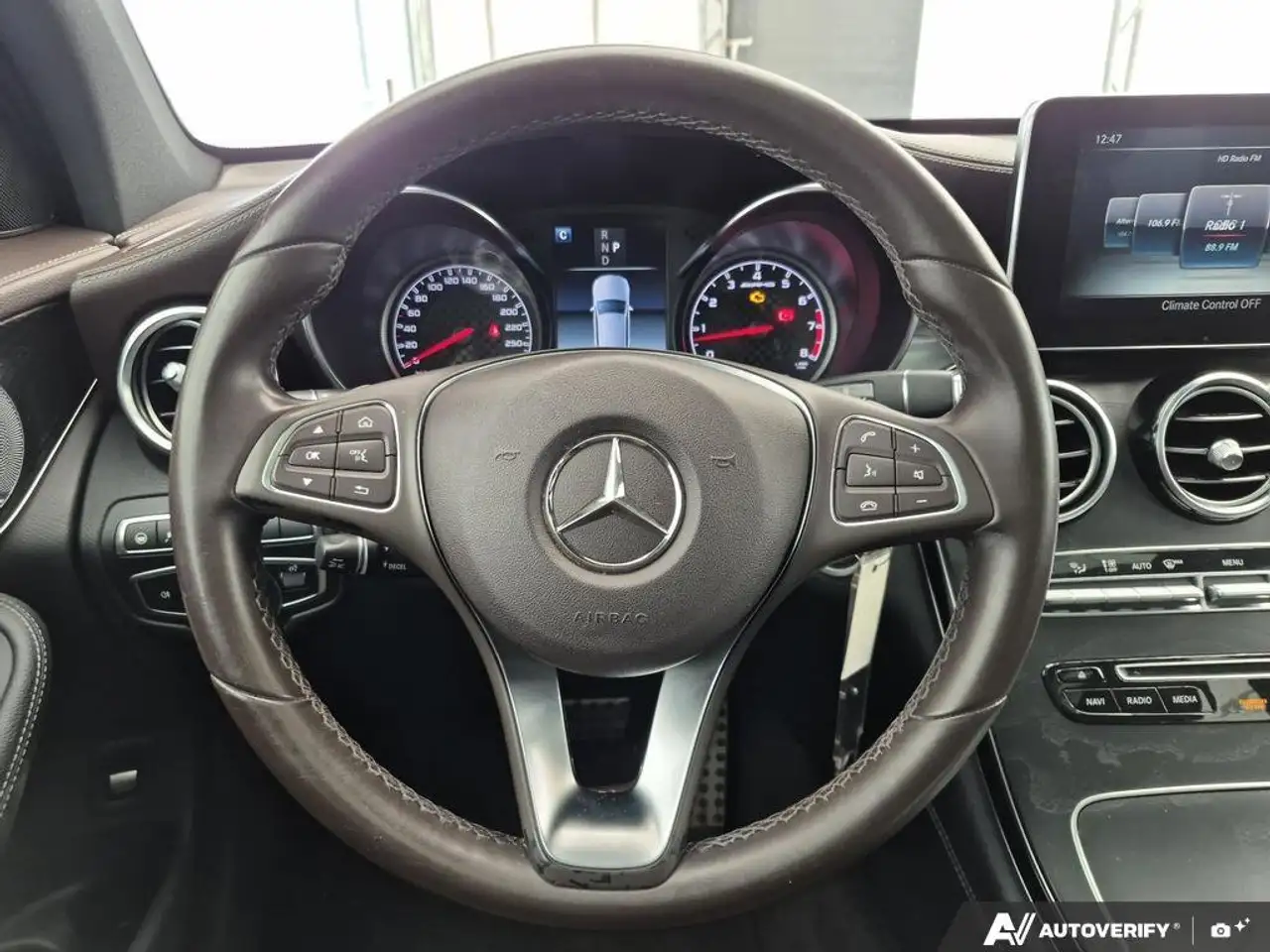 Mercedes-Benz GLC снимка Mercedes-Benz GLC
