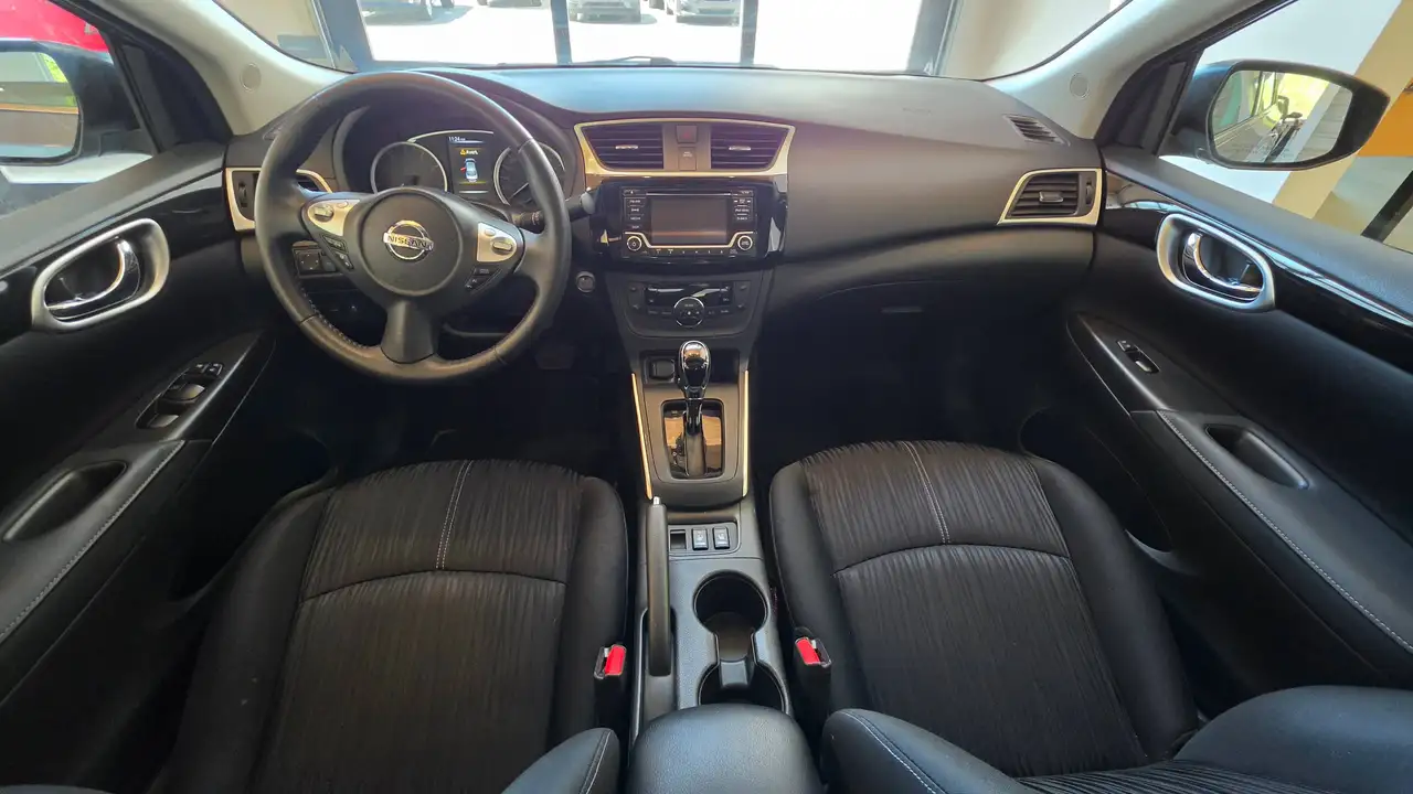 Nissan Sentra снимка Nissan Sentra