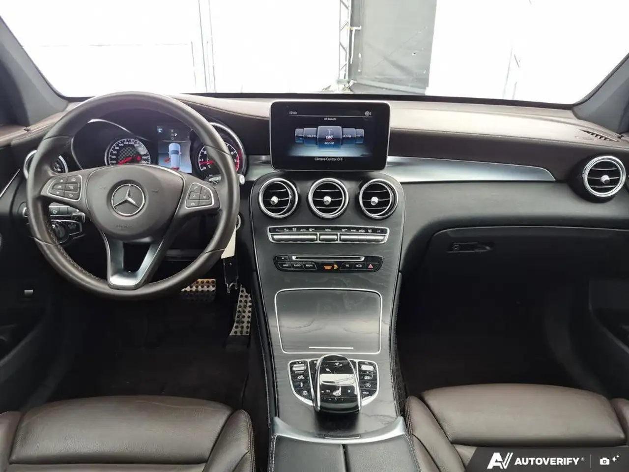 Mercedes-Benz GLC снимка Mercedes-Benz GLC