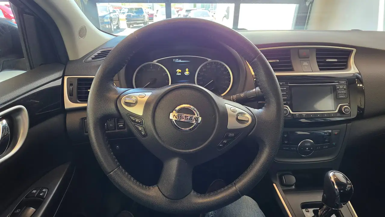 Nissan Sentra снимка Nissan Sentra