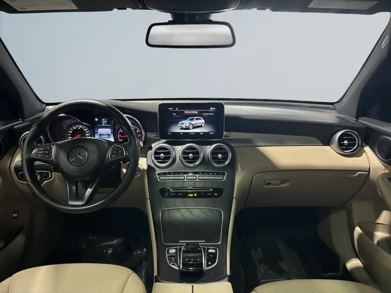 Mercedes-Benz GLC снимка Mercedes-Benz GLC