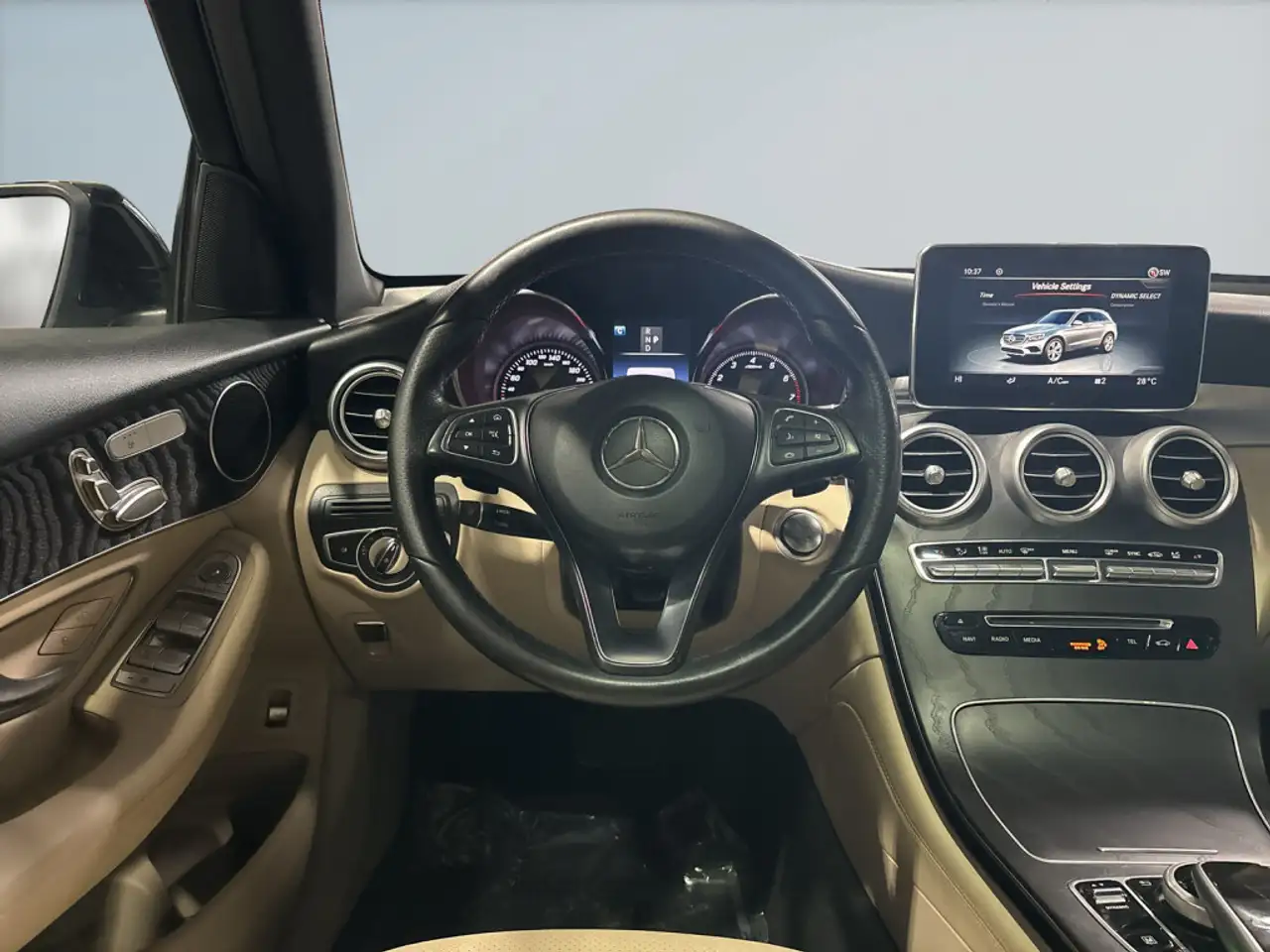 Mercedes-Benz GLC снимка Mercedes-Benz GLC