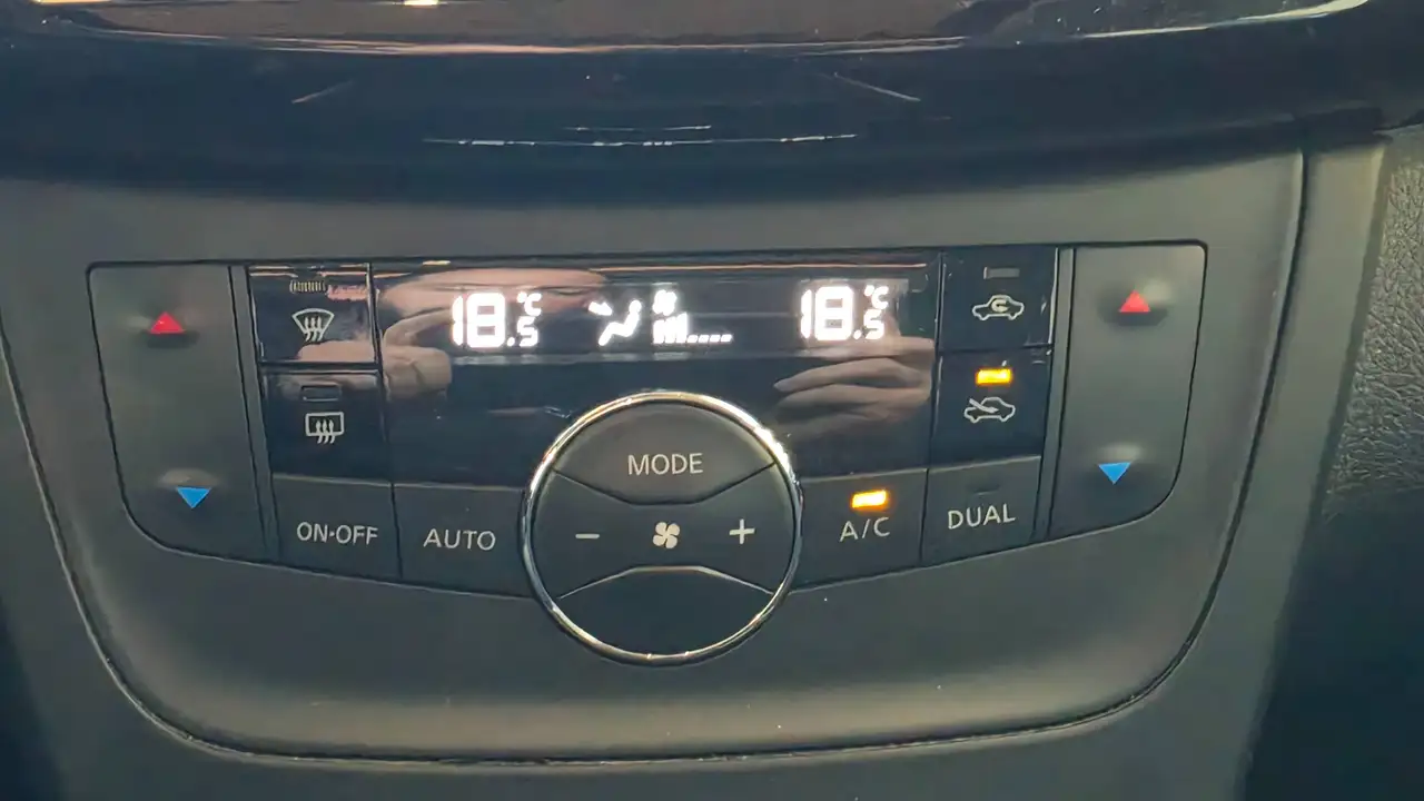 Nissan Sentra снимка Nissan Sentra