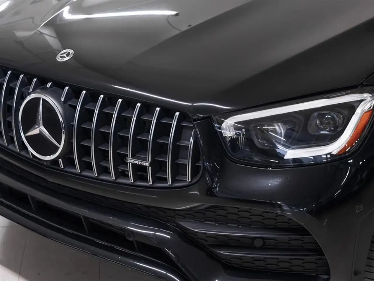 Mercedes-Benz GLC снимка Mercedes-Benz GLC