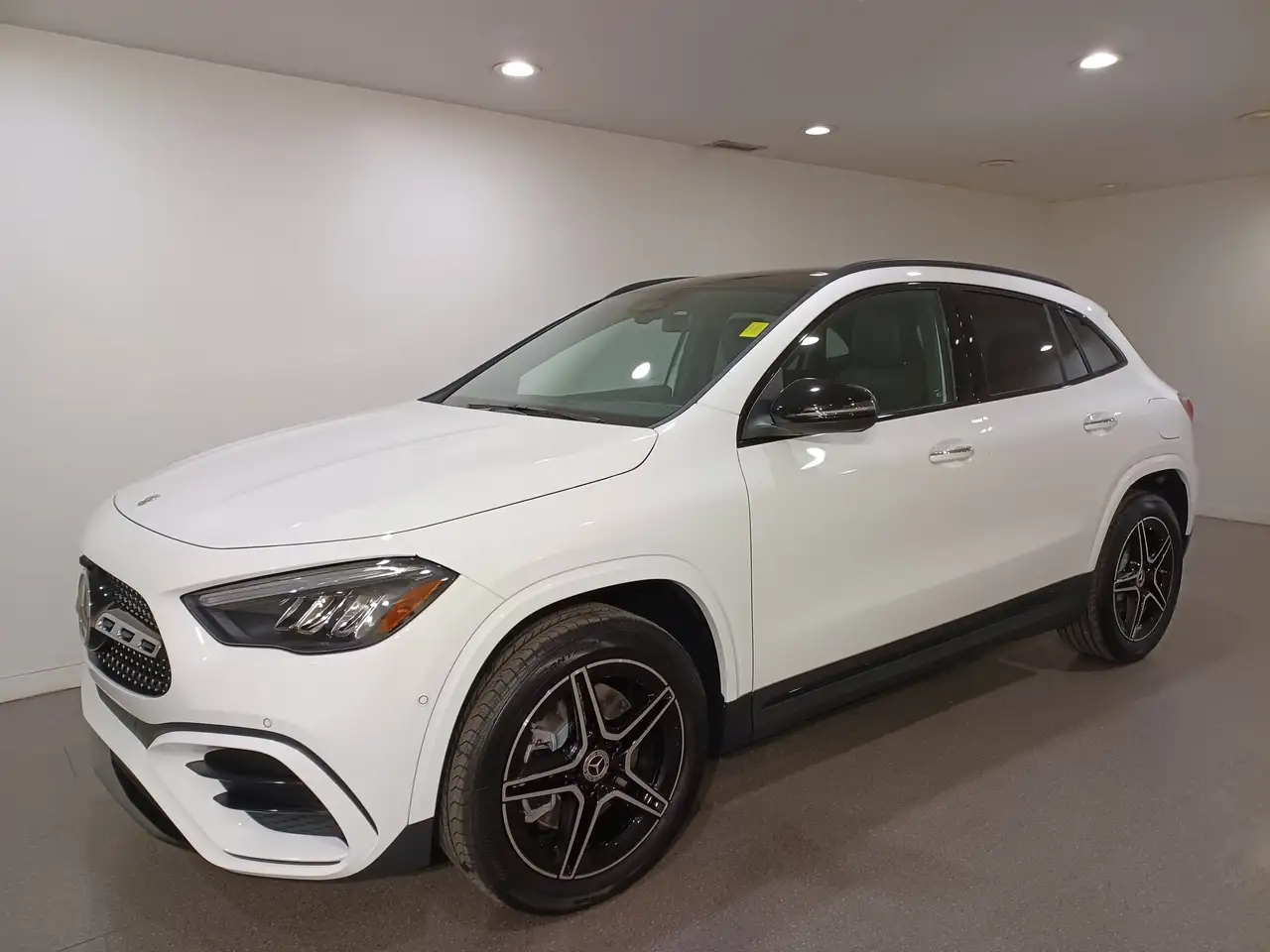 Mercedes-Benz GLA fotografie Mercedes-Benz GLA