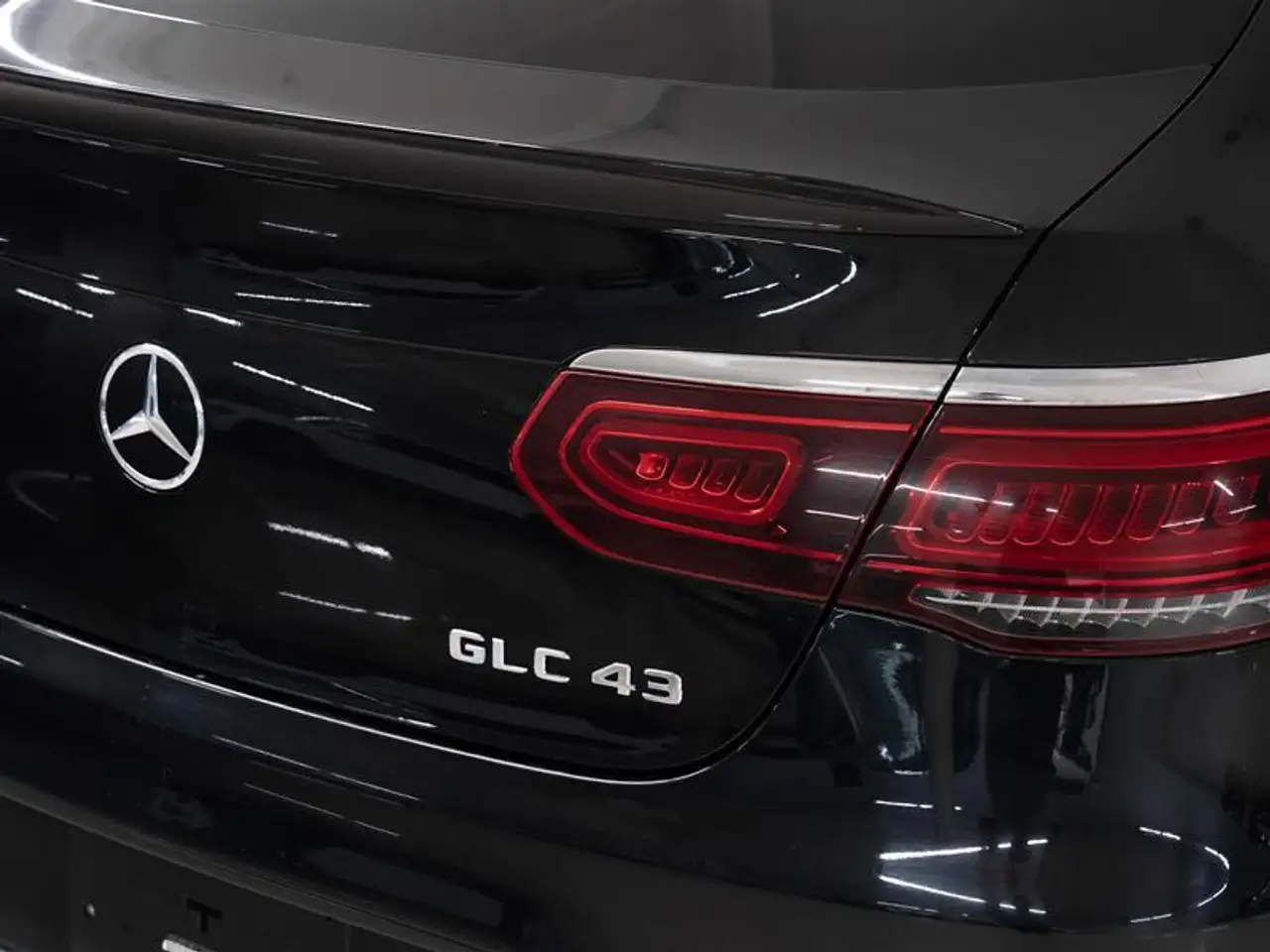 Mercedes-Benz GLC снимка Mercedes-Benz GLC