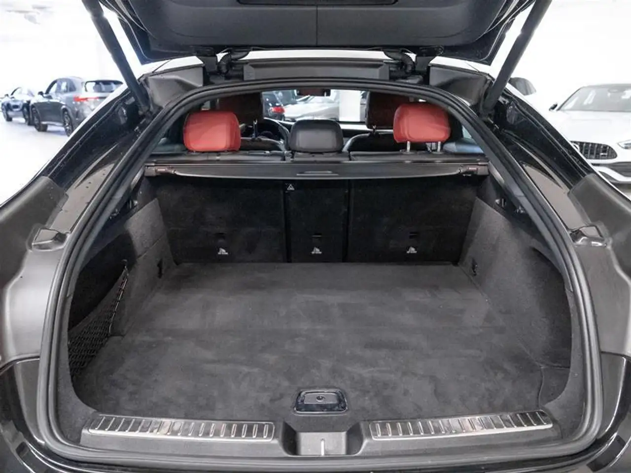 Mercedes-Benz GLC снимка Mercedes-Benz GLC