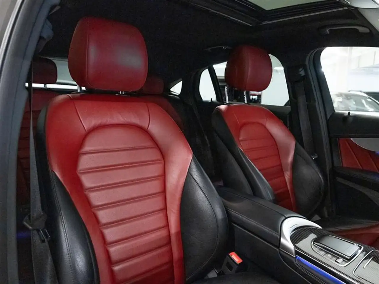 Mercedes-Benz GLC снимка Mercedes-Benz GLC