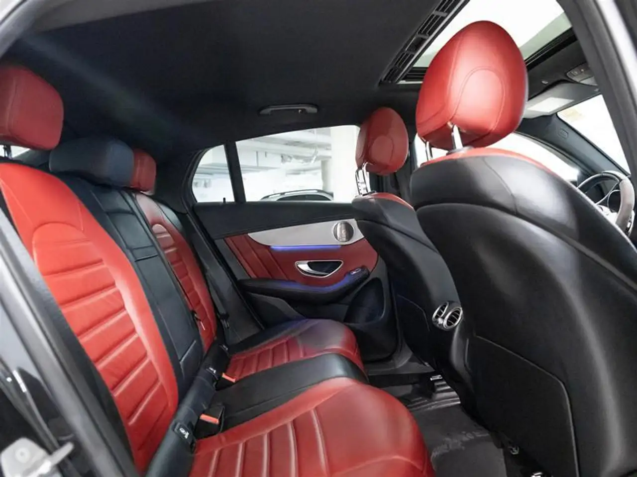 Mercedes-Benz GLC снимка Mercedes-Benz GLC