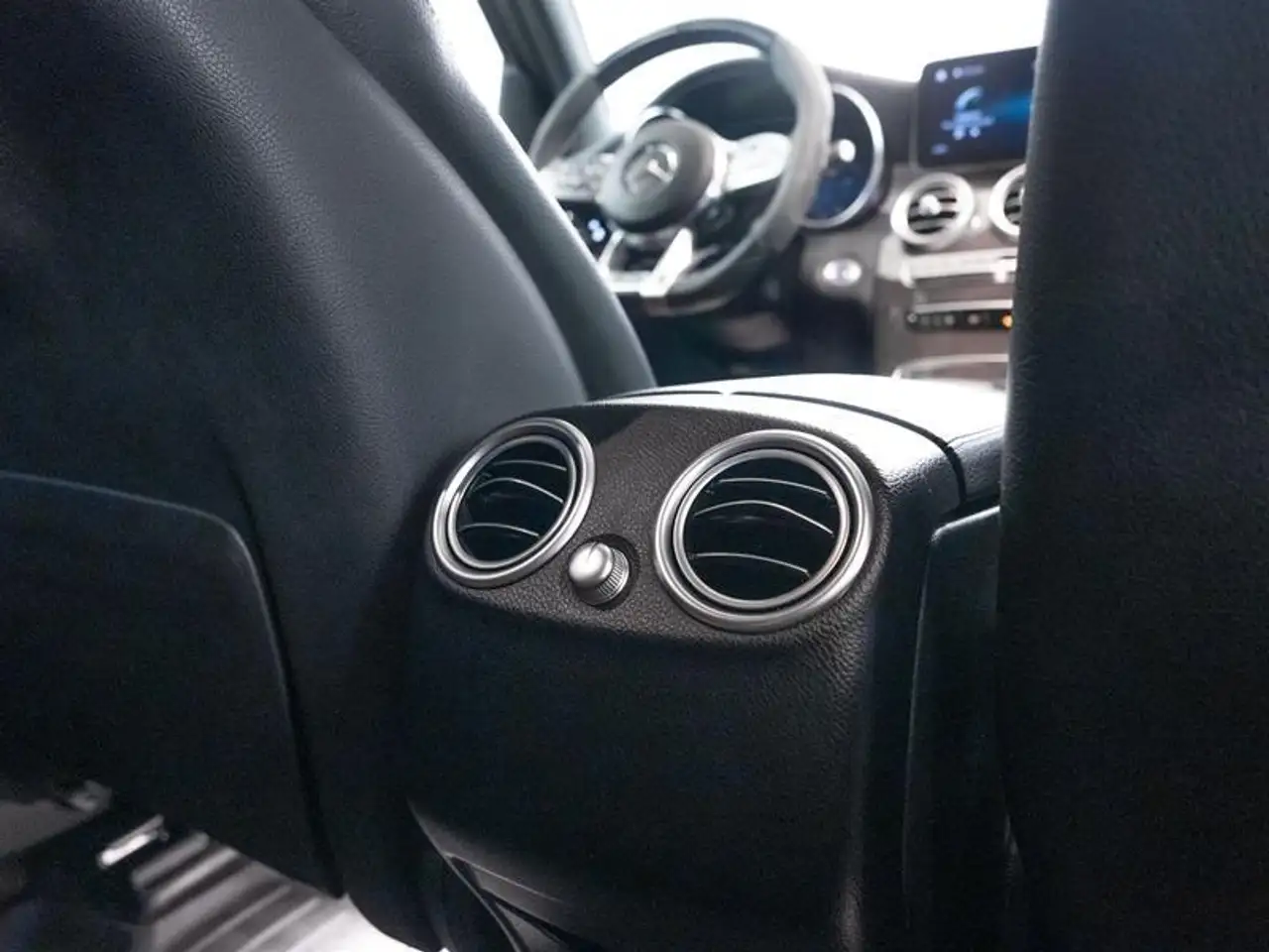 Mercedes-Benz GLC снимка Mercedes-Benz GLC