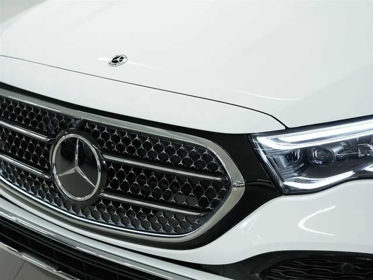 Mercedes-Benz E-Class photo Mercedes-Benz E-Class