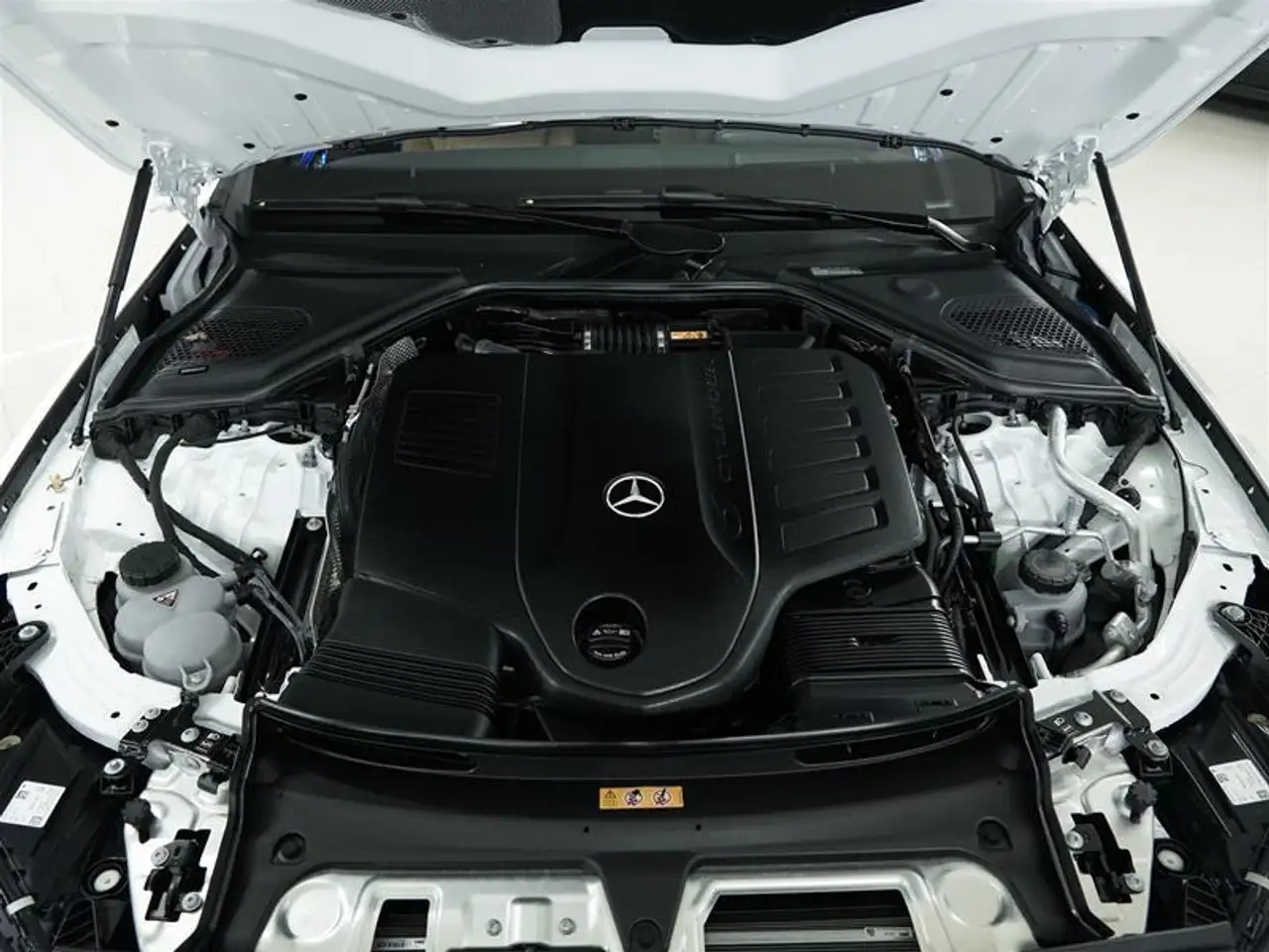 Mercedes-Benz E-Class photo Mercedes-Benz E-Class