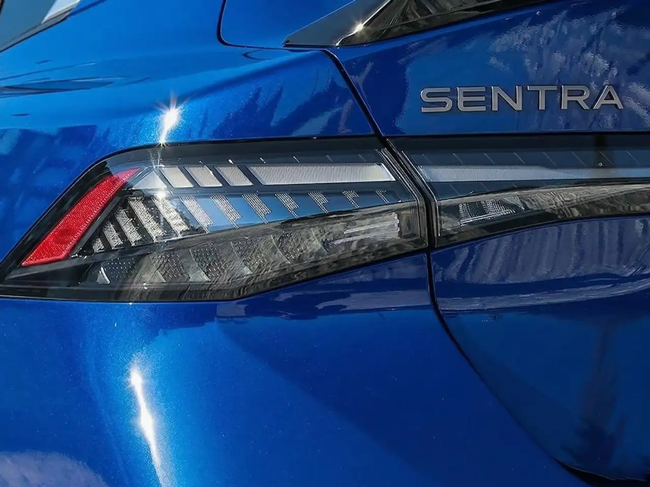 Nissan Sentra fotografie Nissan Sentra