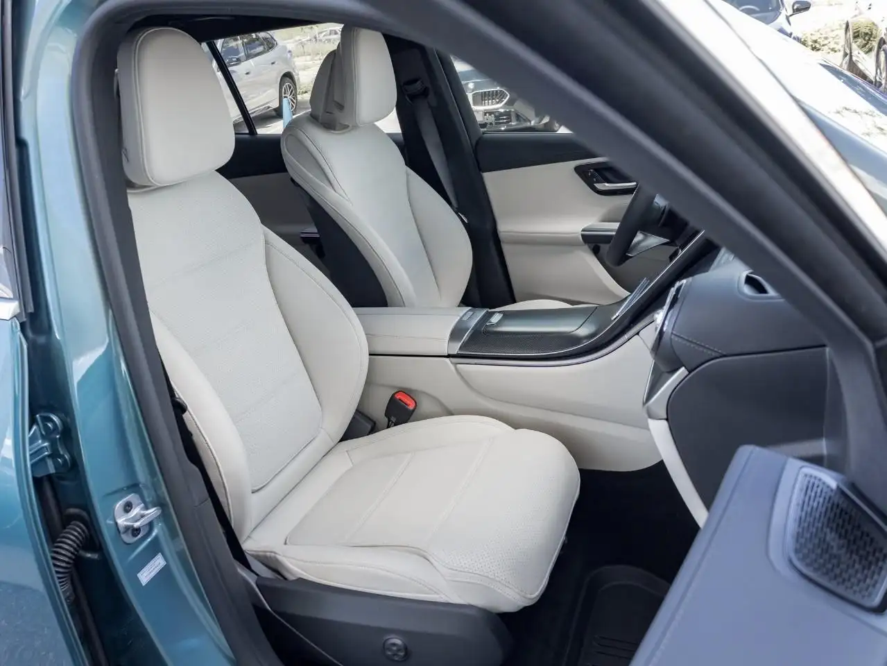 Mercedes-Benz GLC снимка Mercedes-Benz GLC