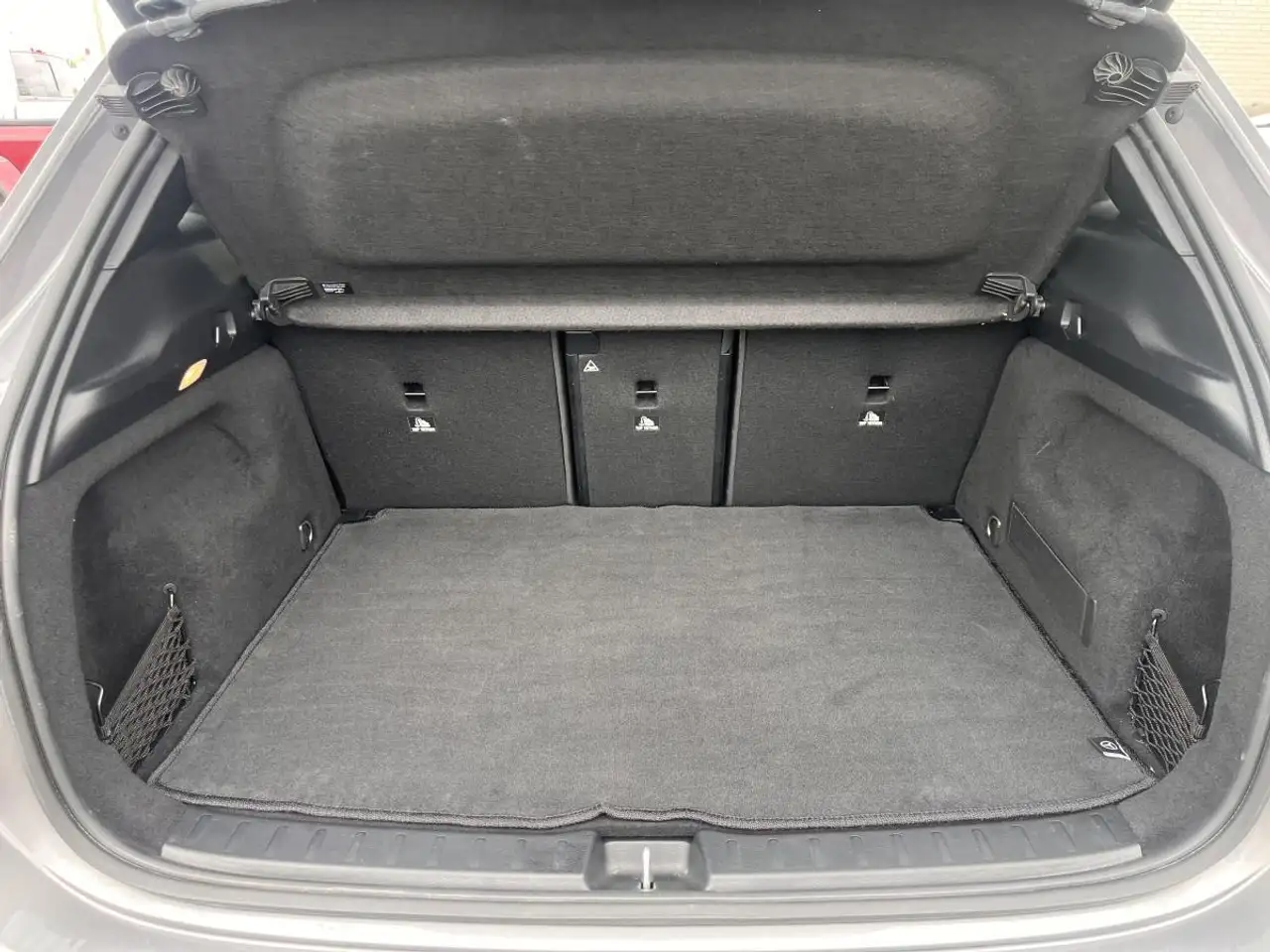 Mercedes-Benz GLA снимка Mercedes-Benz GLA