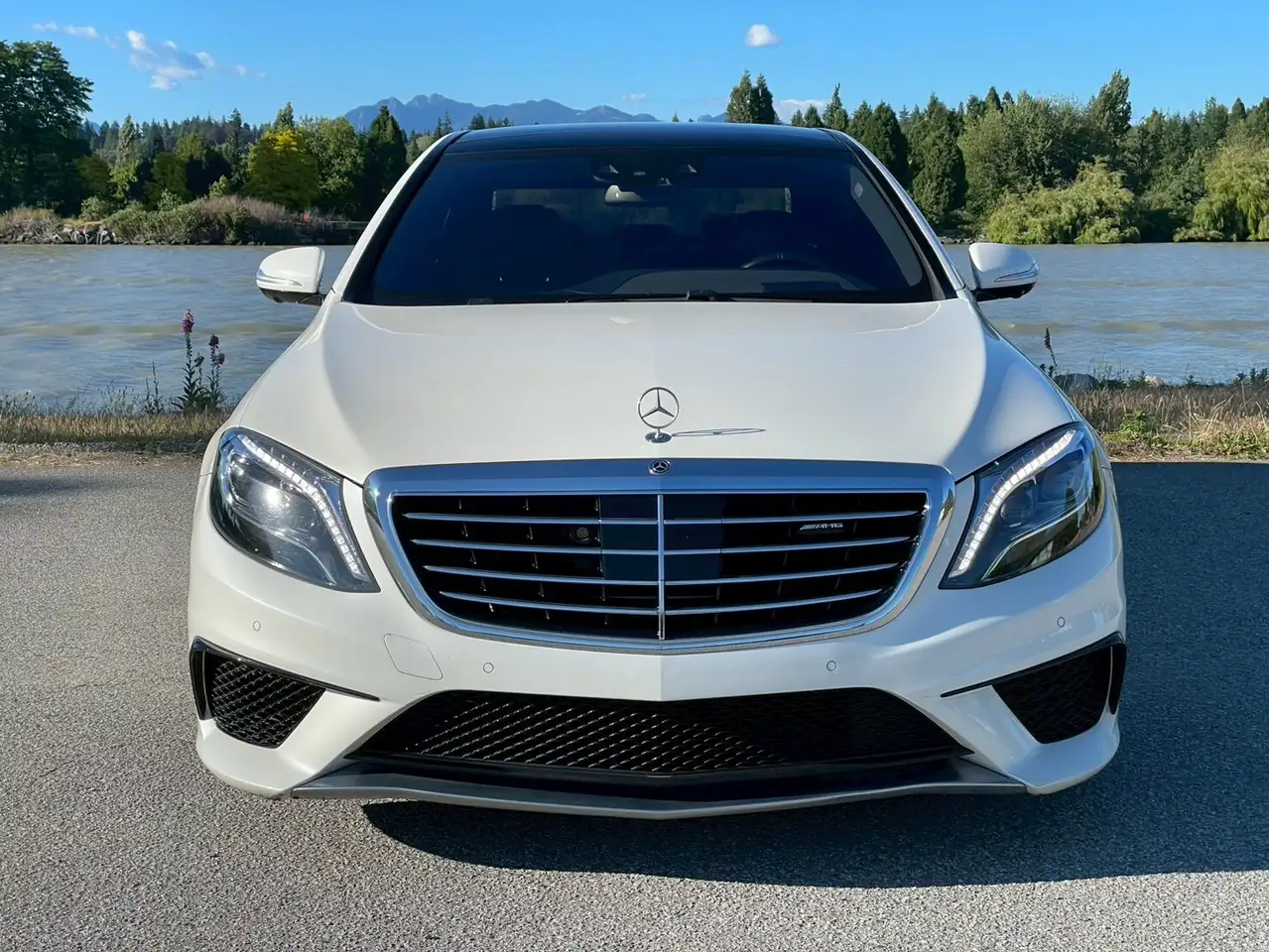 Mercedes-Benz S-Class photo Mercedes-Benz S-Class