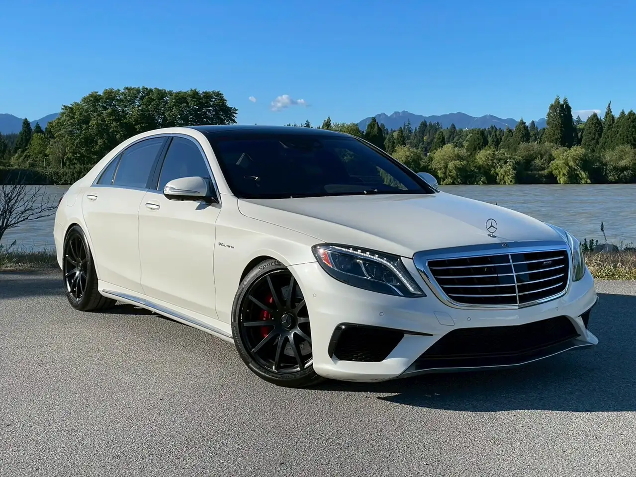 Mercedes-Benz S-Class photo Mercedes-Benz S-Class