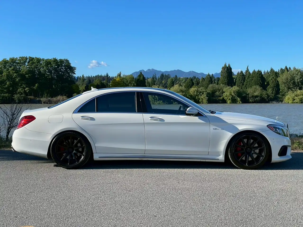 Mercedes-Benz S-Class photo Mercedes-Benz S-Class